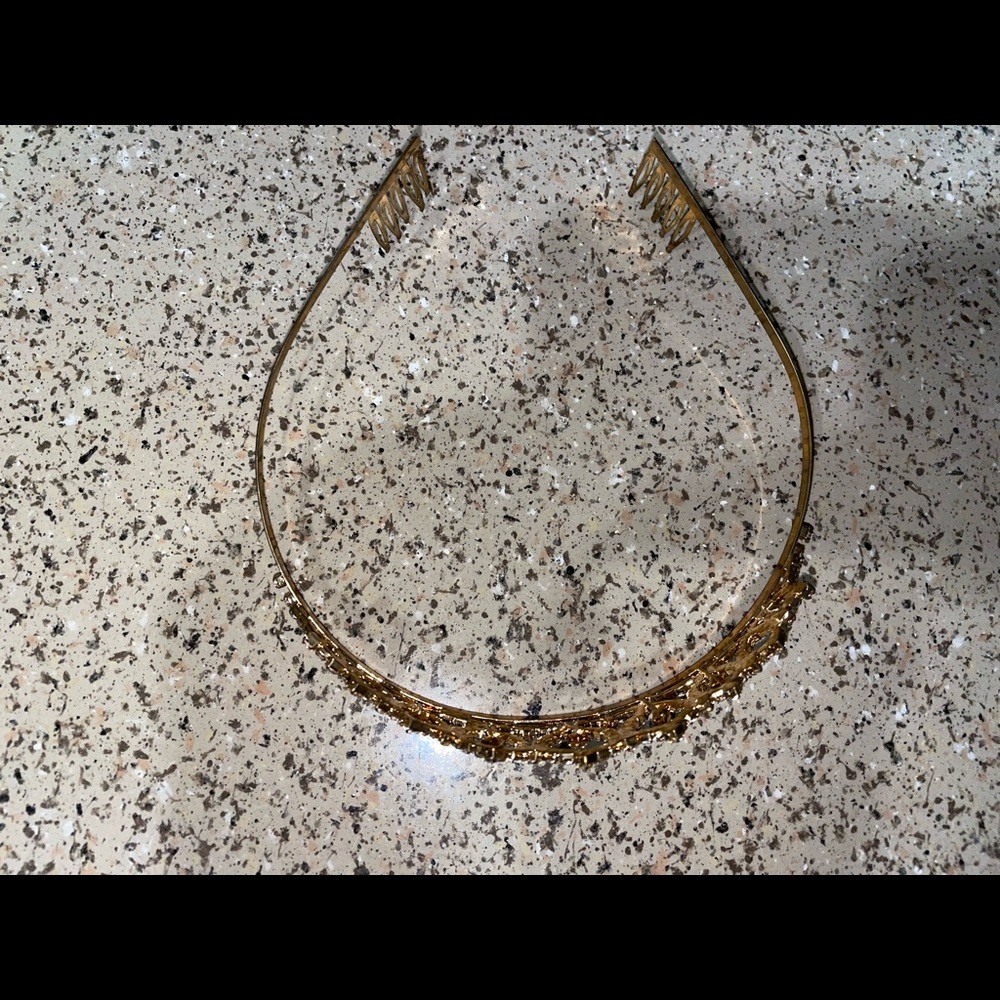 Crown - Picture 4 of 6
